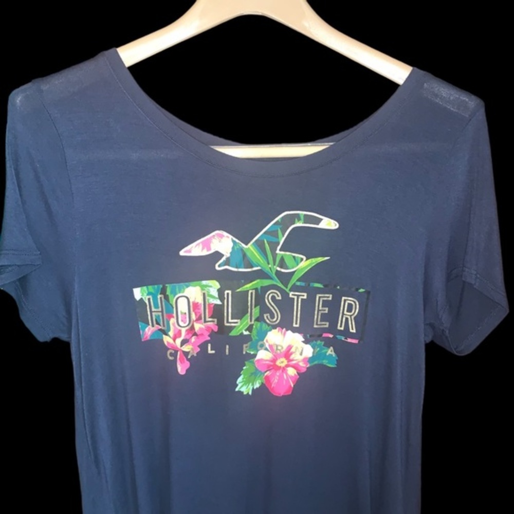 Hollister Graphic Tee Women’s Small